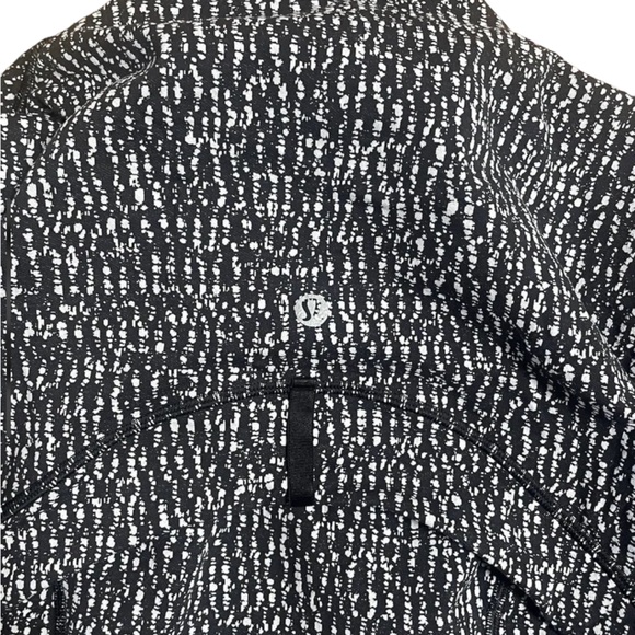 Lululemon Womens  Lightly Jacket   Black White Size 8 - Picture 2 of 6
